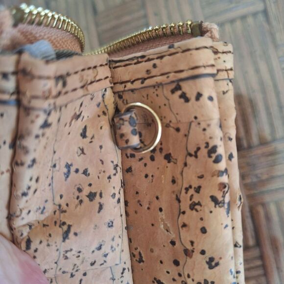 Queork Natural Cork Zip Wallet Clutch Bag Sustainable Antimicrobial NOLA - Picture 16 of 16
